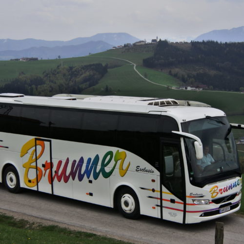 Busreisen Gruppenreisen Mietwagen Reisebus Wanderreisen Konzertfahrten Radanhänger Schulausflug Senioren Wellnessurlaub
