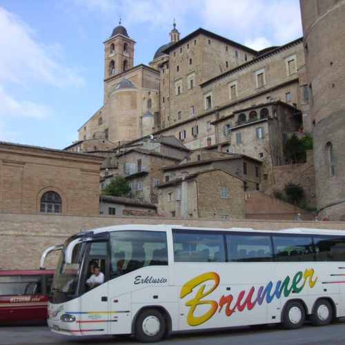 Busreisen Gruppenreisen Mietwagen Reisebus Wanderreisen Konzertfahrten Radanhänger Schulausflug Senioren Wellnessurlaub