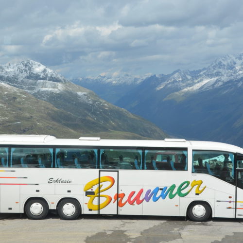 Busreisen Gruppenreisen Mietwagen Reisebus Wanderreisen Konzertfahrten Radanhänger Schulausflug Senioren Wellnessurlaub