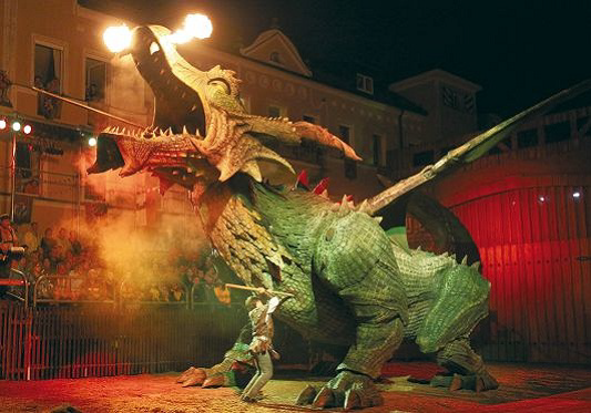 Drachenstichin - Deutschlands ältestes Volksschauspiel inFurth im Wald